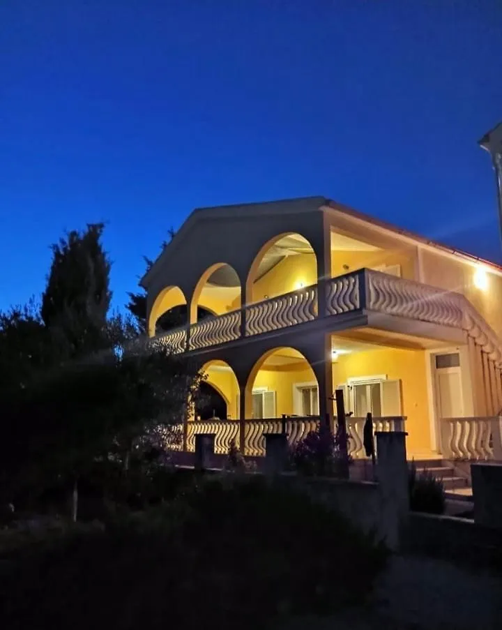App Maja Apartment Gornji Karin Croatia